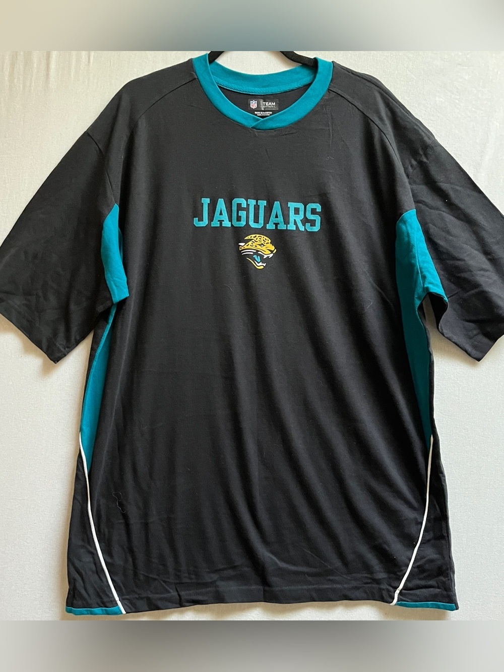 NFL Jacksonville Jaguars Black & Teal Short Sleeve Shirt Men’s XL